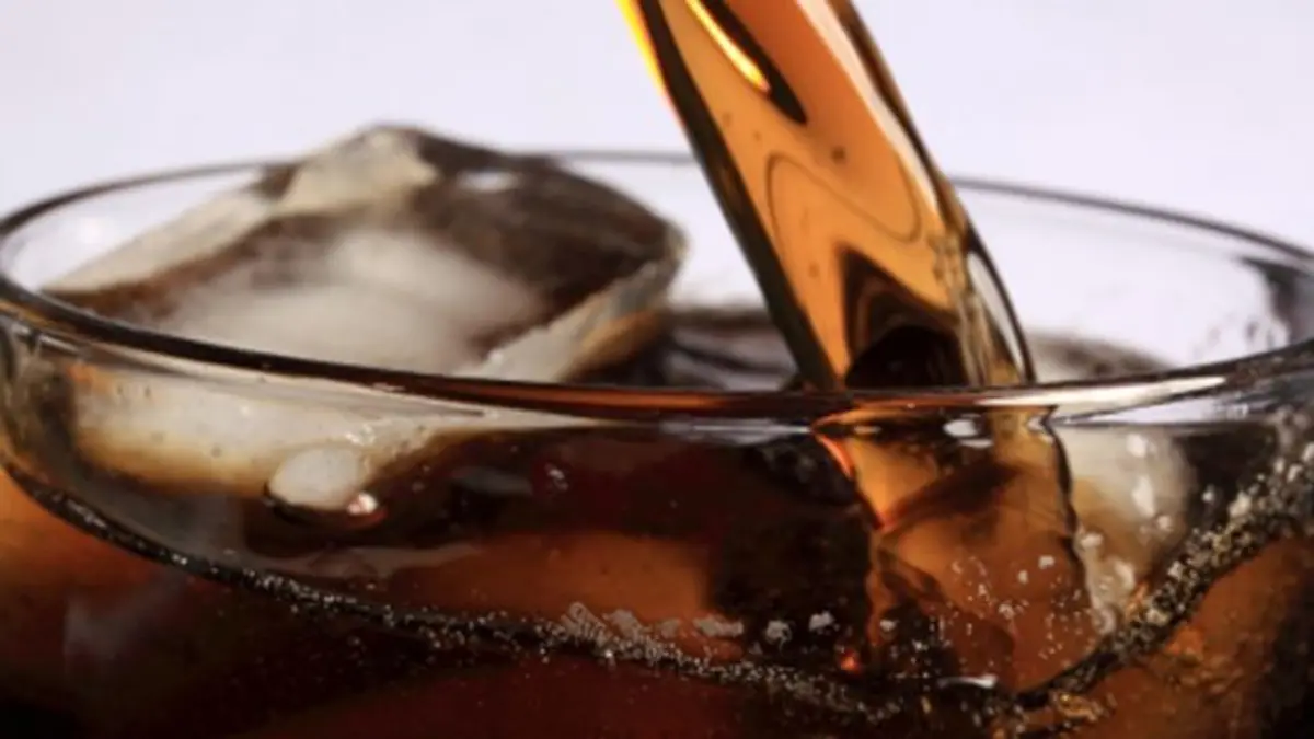 Vieillissement prématuré : pourquoi le soda est pointé du doigt par les chercheurs ?