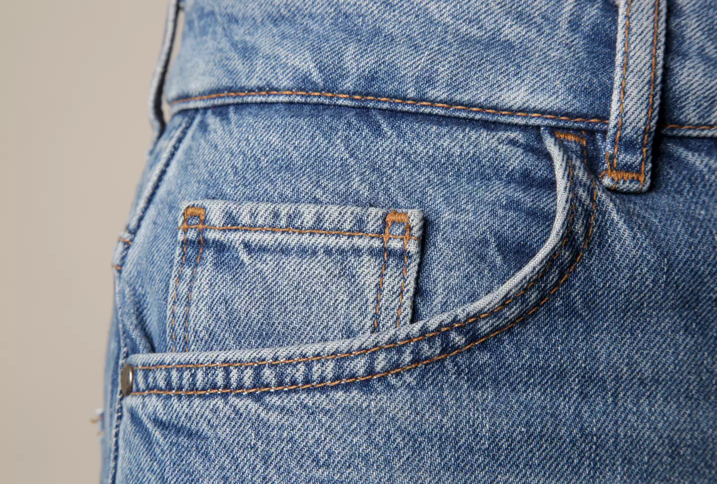 Petite poche du jean : à quoi sert-elle ?