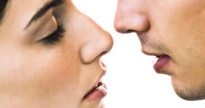 Pourquoi l’odeur d’une femme attire-t-elle un homme ?